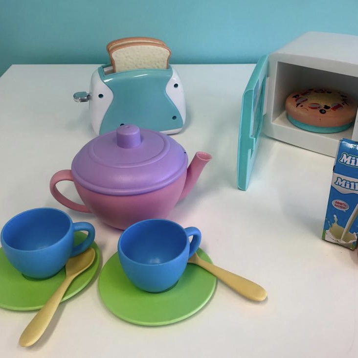 child learning to use cutlery with fine motor issues in Bondi Junction and Mascot