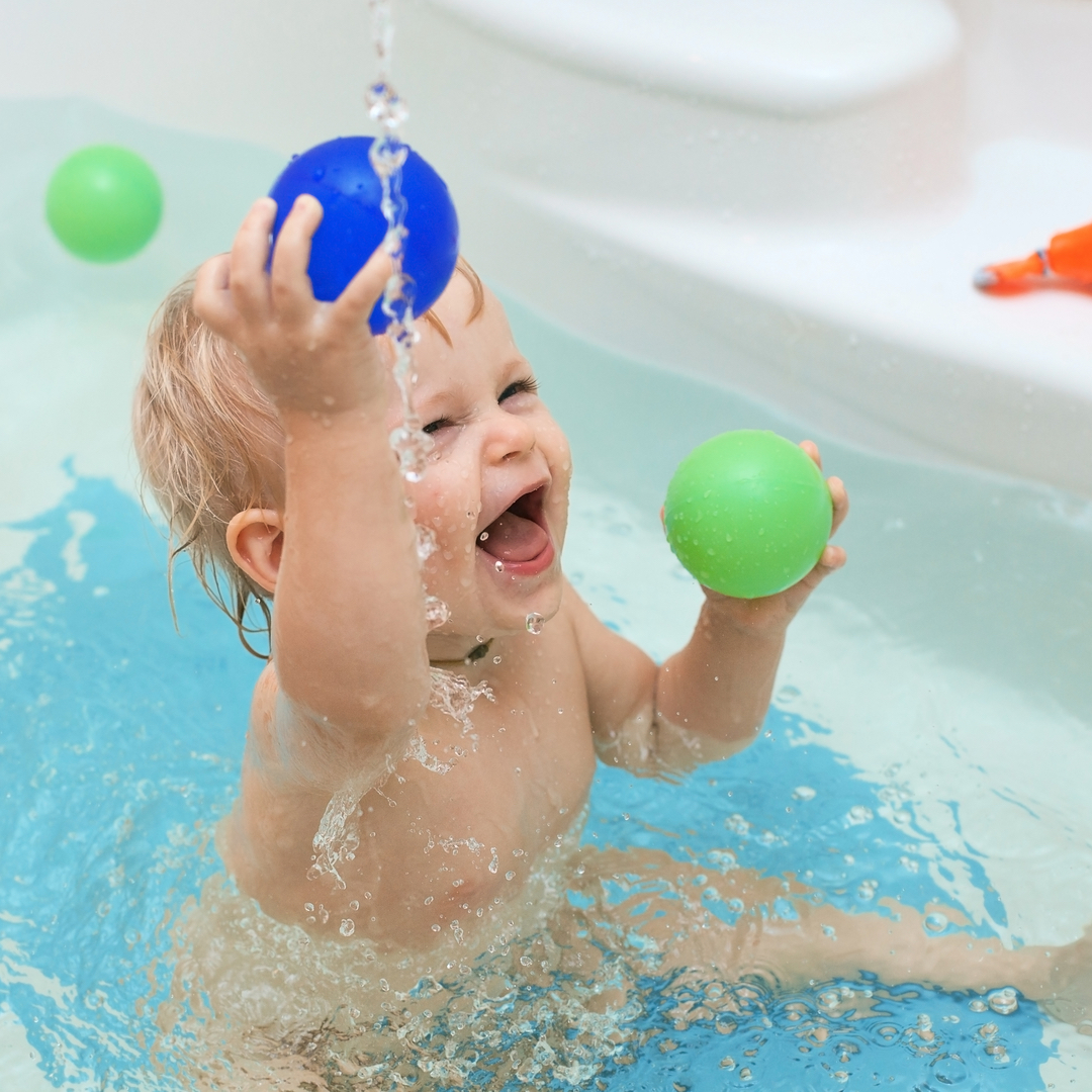 Learning cognitive skills in the bath for ESDM session in Bondi Junction and Mascot