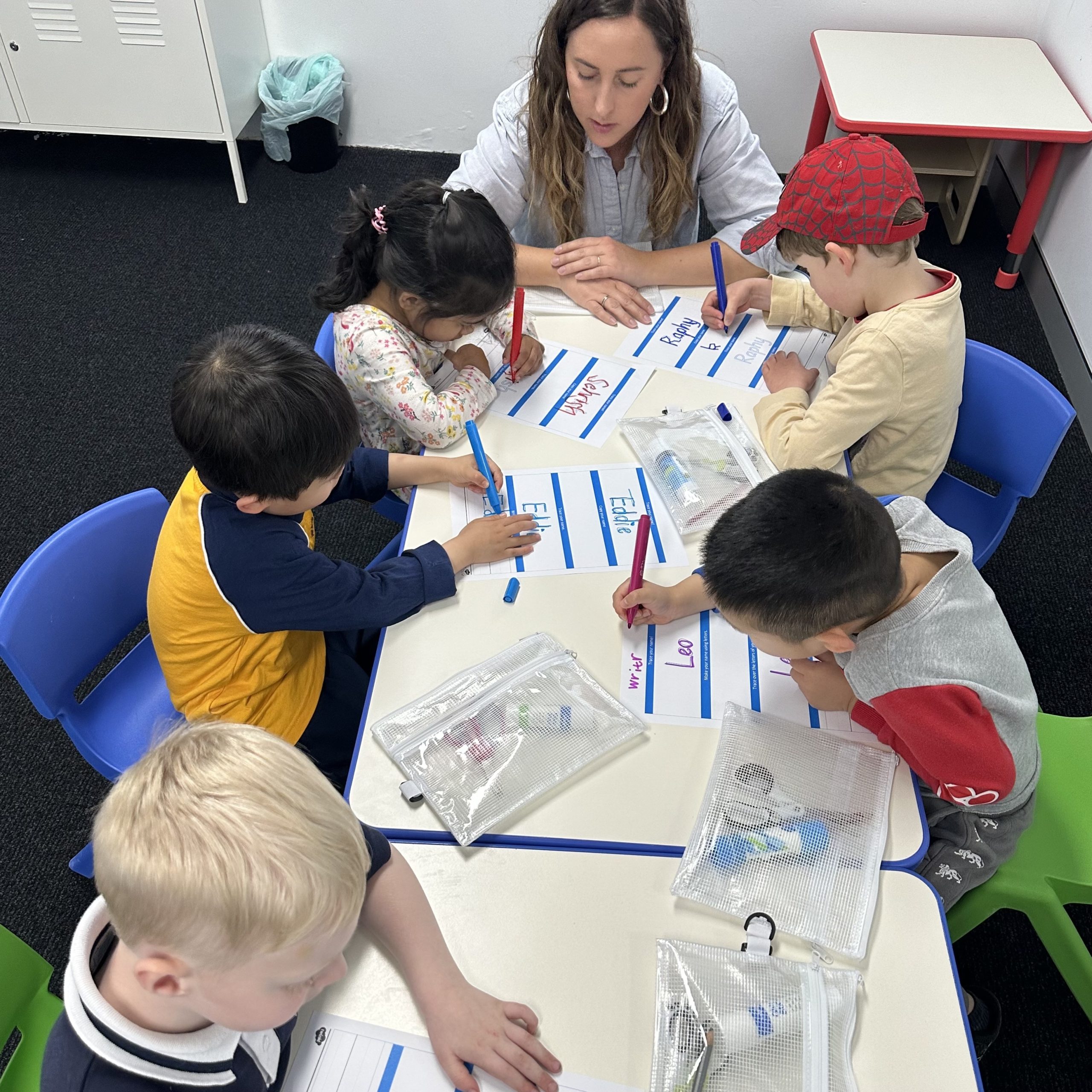 Children with poor handwriting in occupational therapy session in bondi junction and mascot