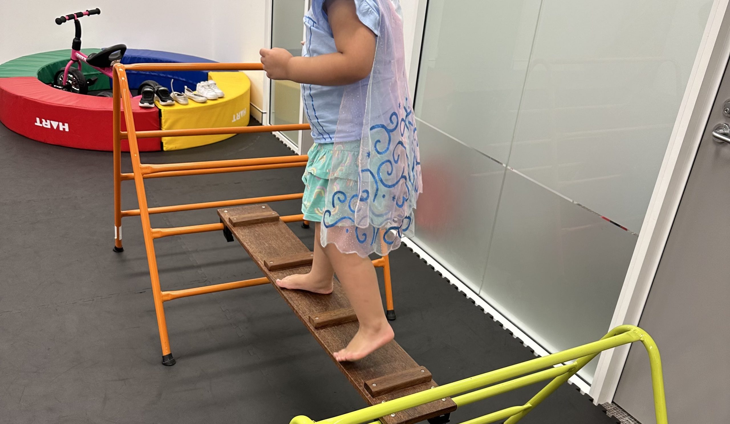 Young girl improving her motor skills in Occupational Therapy session in Bondi Junction and Mascot