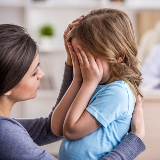 child learning to develop communication and emotional regulation with speech pathologist in bondi junction and mascot